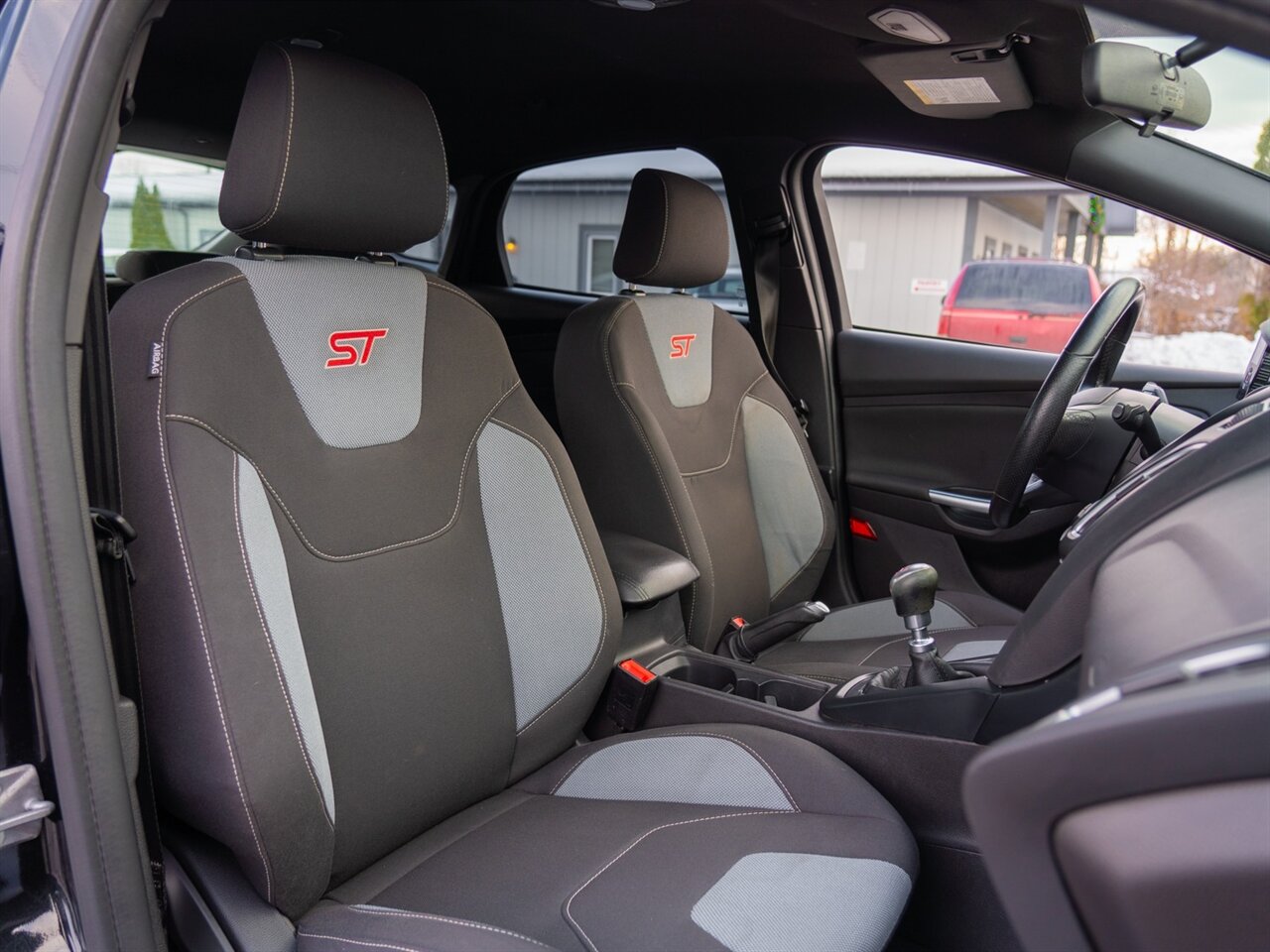 2017 Ford Focus ST   - Photo 17 - Washington, MI 48094