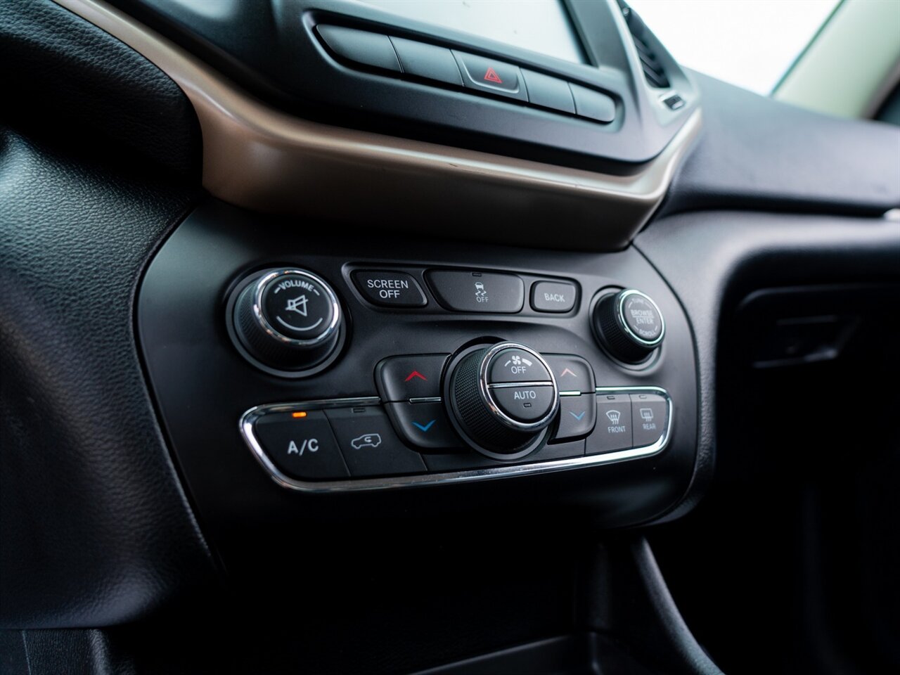 2014 Jeep Cherokee Limited - Photo 31 - Washington, MI 48094
