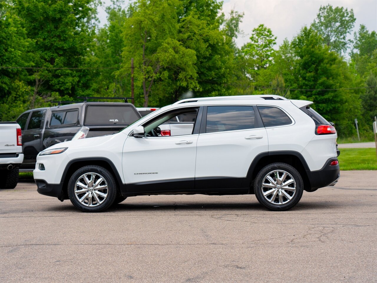 2014 Jeep Cherokee Limited - Photo 8 - Washington, MI 48094