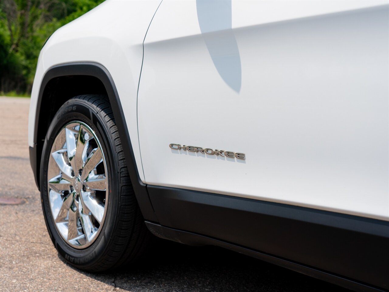 2014 Jeep Cherokee Limited - Photo 11 - Washington, MI 48094
