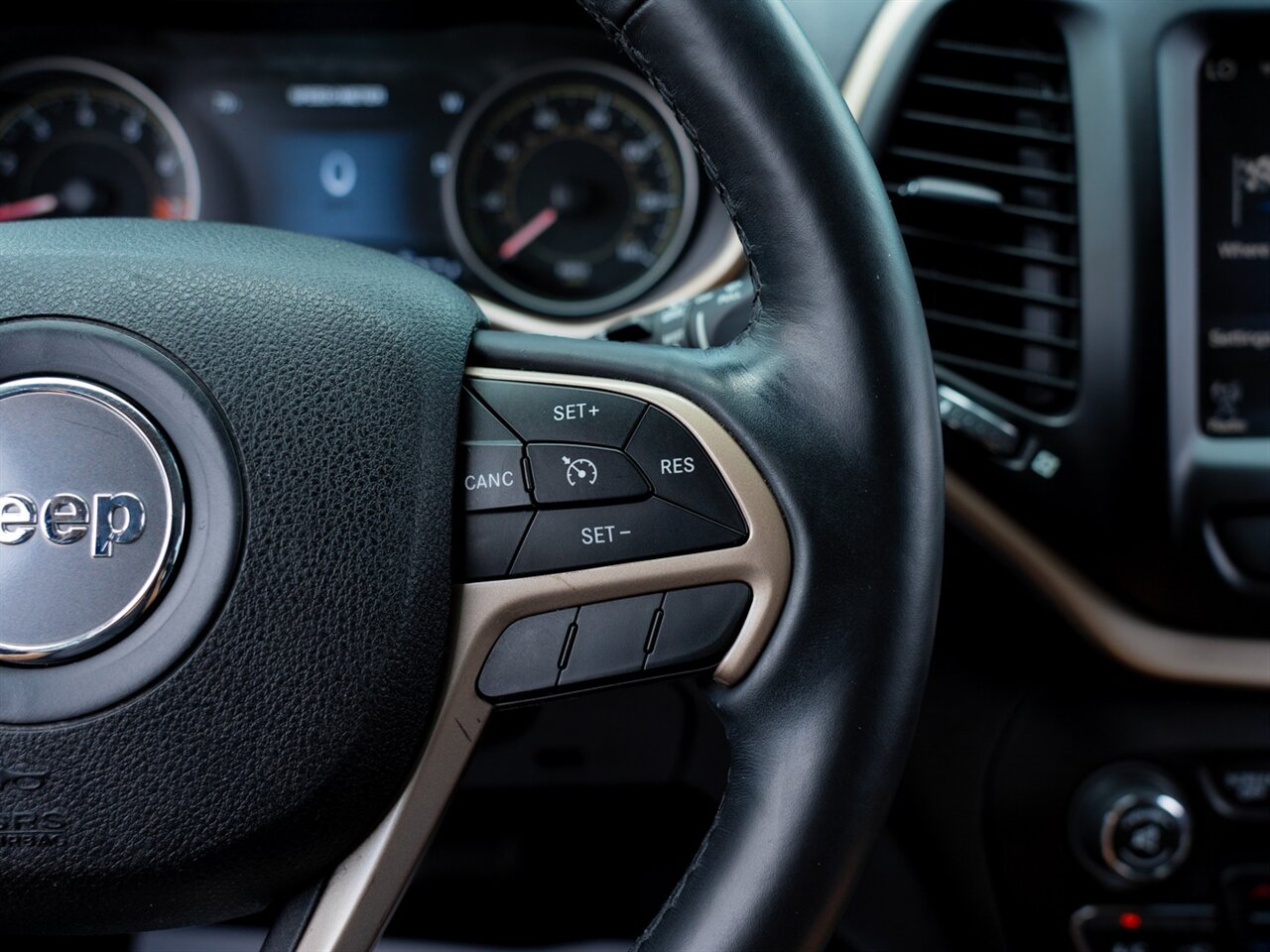2014 Jeep Cherokee Limited - Photo 27 - Washington, MI 48094