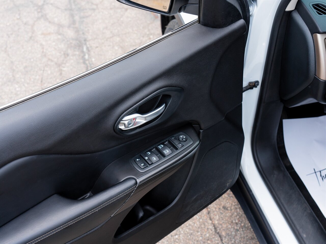 2014 Jeep Cherokee Limited - Photo 14 - Washington, MI 48094