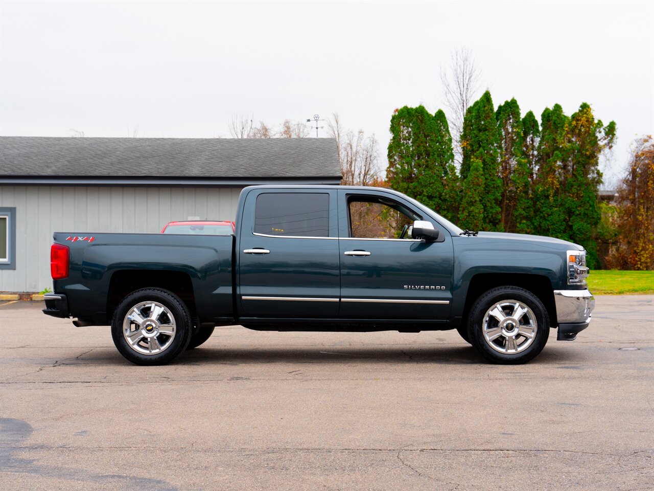 2018 Chevrolet Silverado 1500 LTZ   - Photo 4 - Washington, MI 48094