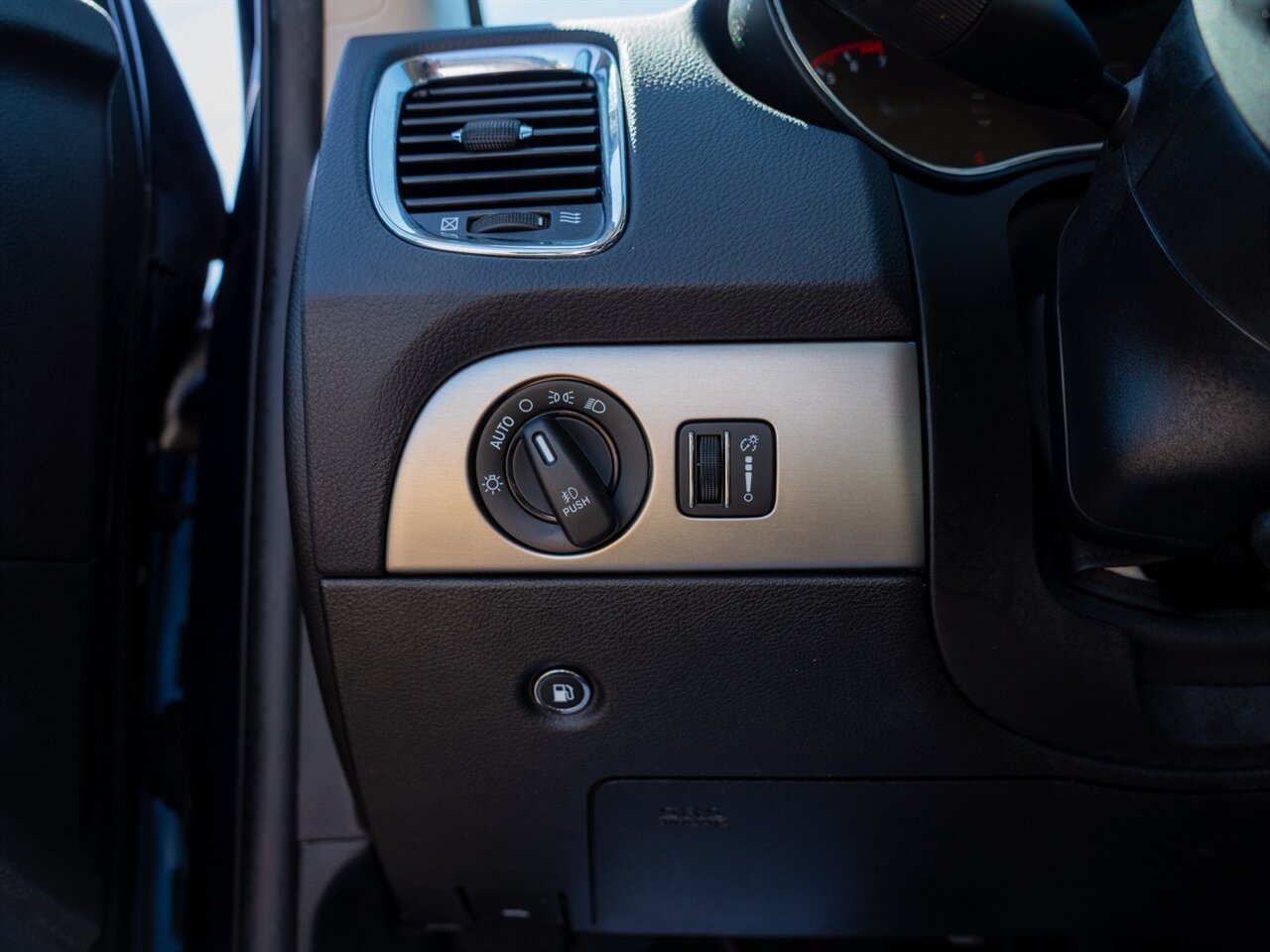 2018 Dodge Durango SXT Plus   - Photo 36 - Washington, MI 48094
