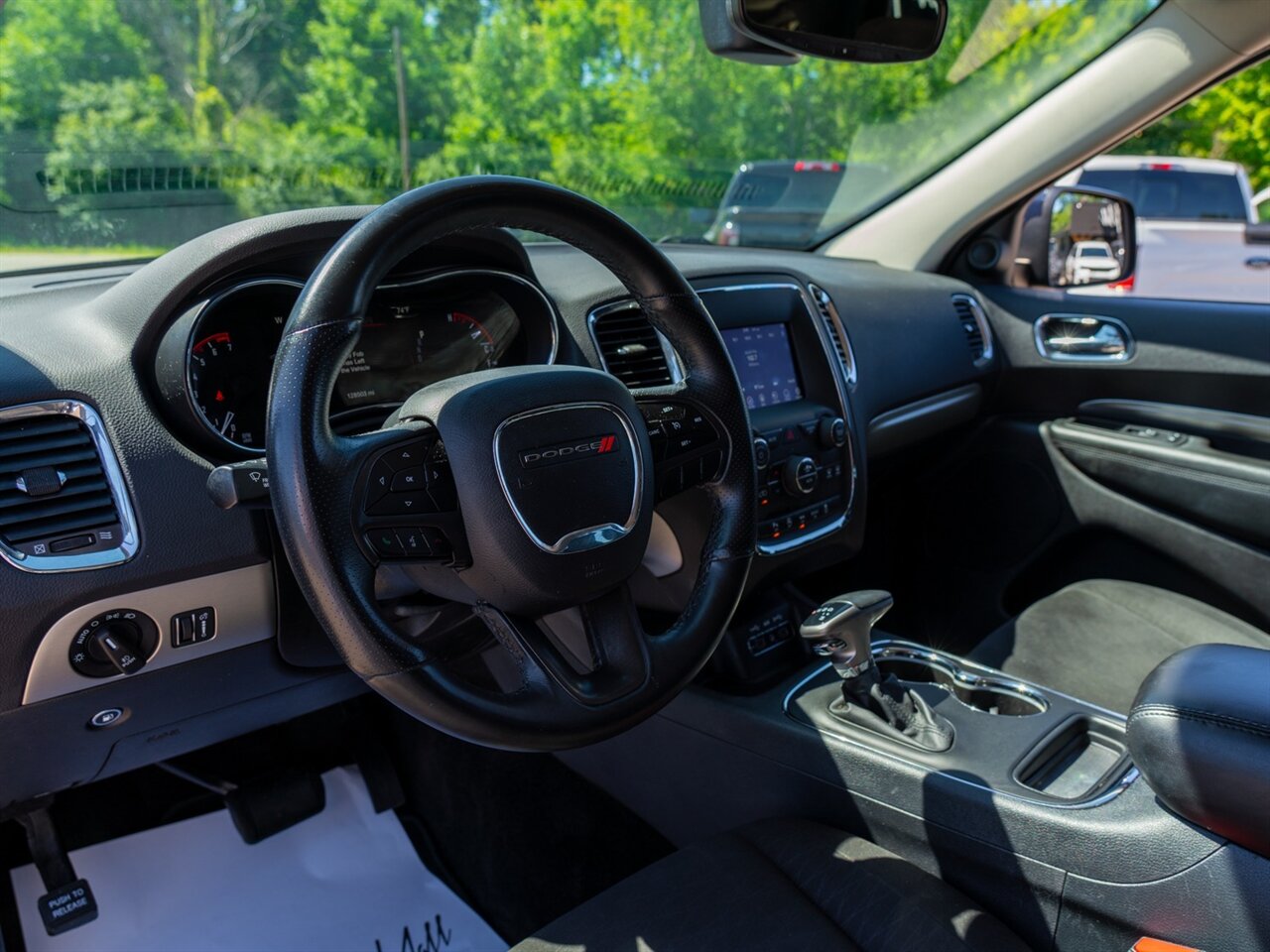 2018 Dodge Durango SXT Plus   - Photo 16 - Washington, MI 48094