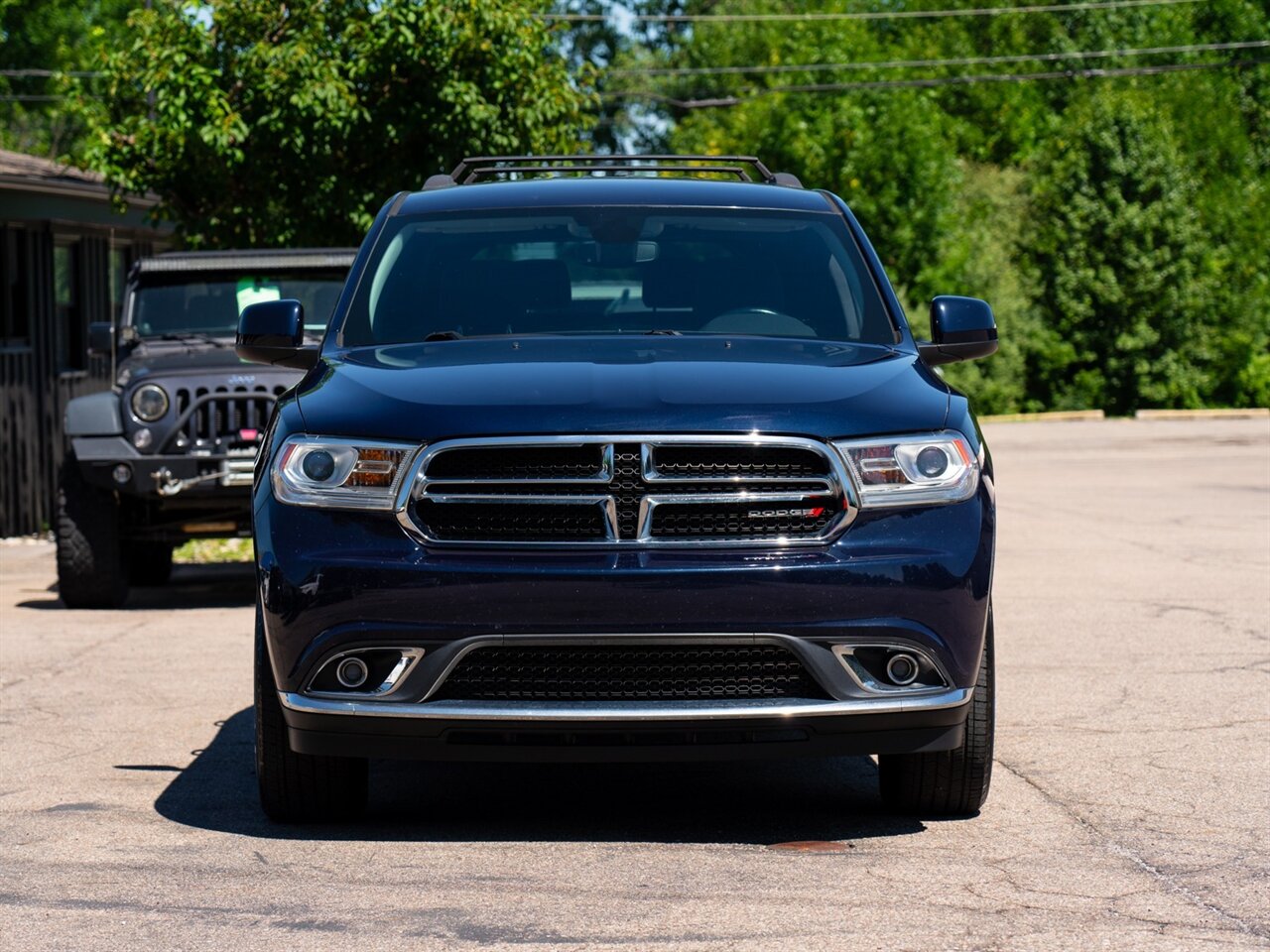 2018 Dodge Durango SXT Plus   - Photo 2 - Washington, MI 48094