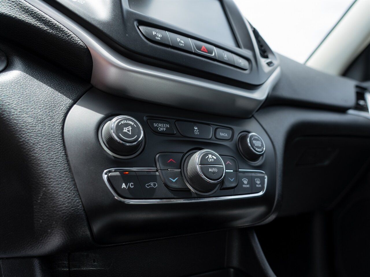 2014 Jeep Cherokee Trailhawk   - Photo 34 - Washington, MI 48094