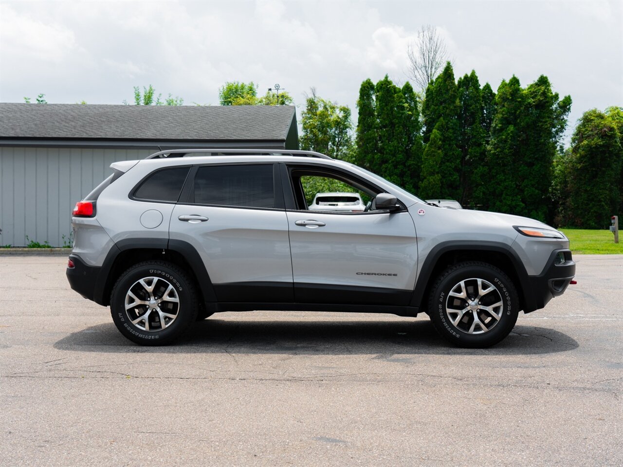 2014 Jeep Cherokee Trailhawk   - Photo 4 - Washington, MI 48094