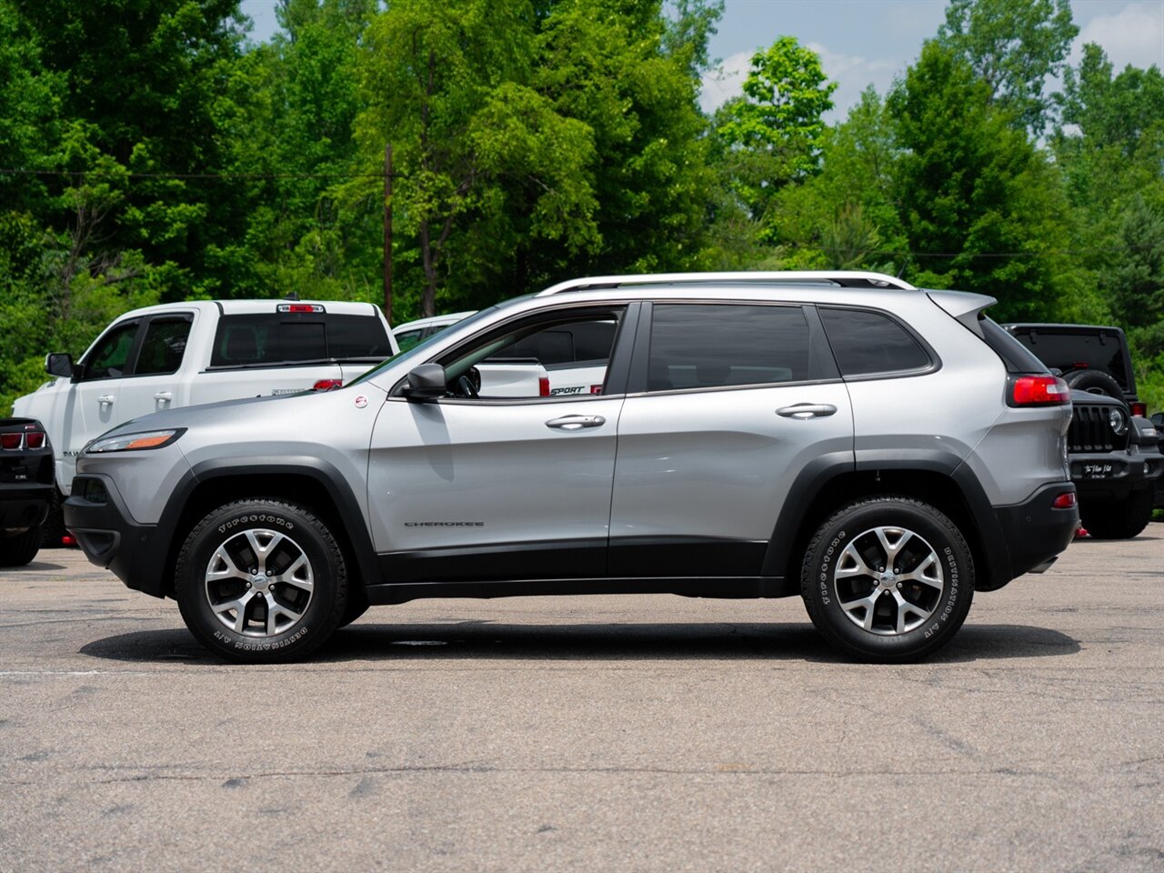 2014 Jeep Cherokee Trailhawk   - Photo 8 - Washington, MI 48094