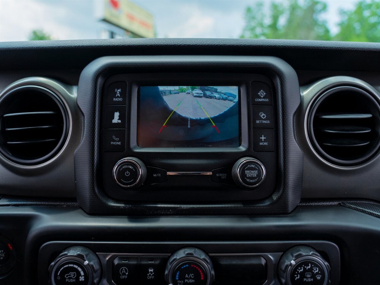 2018 Jeep Wrangler Unlimited Sport - Photo 29 - Washington, MI 48094