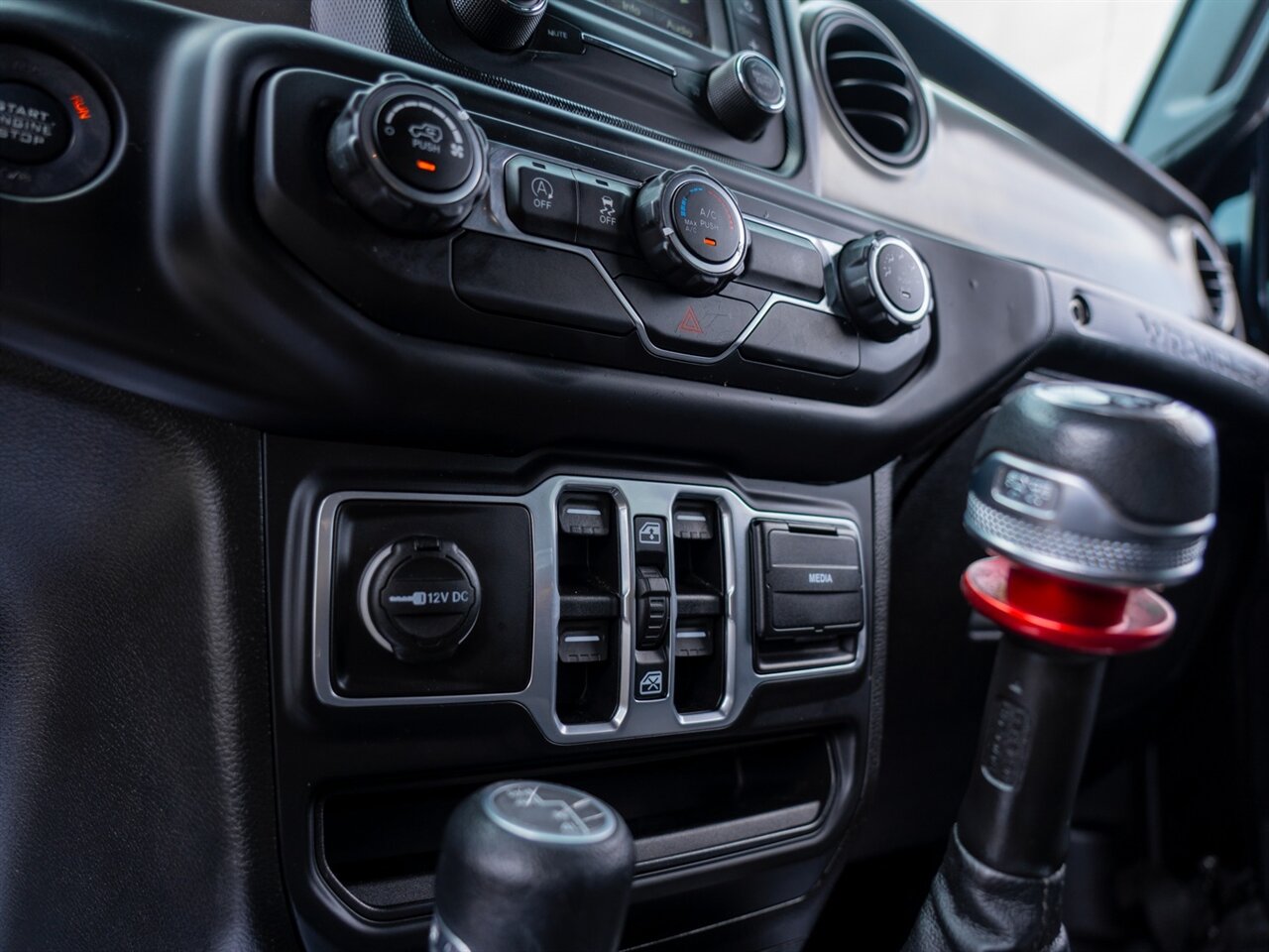 2018 Jeep Wrangler Unlimited Sport - Photo 34 - Washington, MI 48094