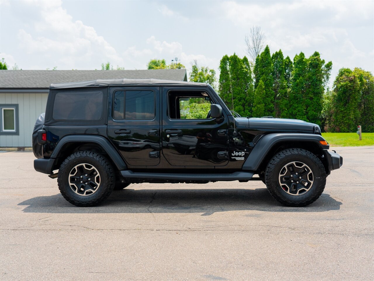 2018 Jeep Wrangler Unlimited Sport - Photo 4 - Washington, MI 48094