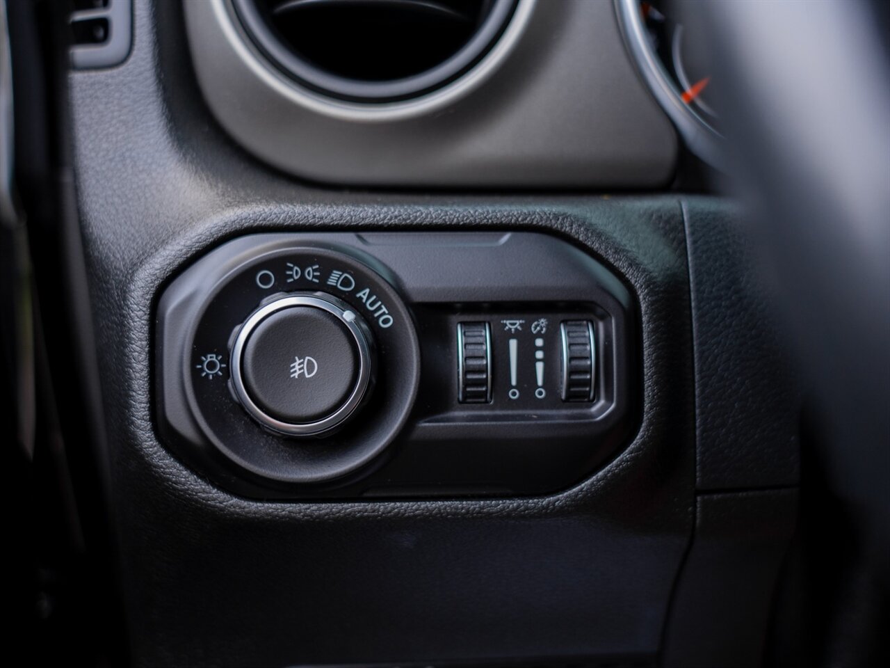 2018 Jeep Wrangler Unlimited Sport - Photo 38 - Washington, MI 48094