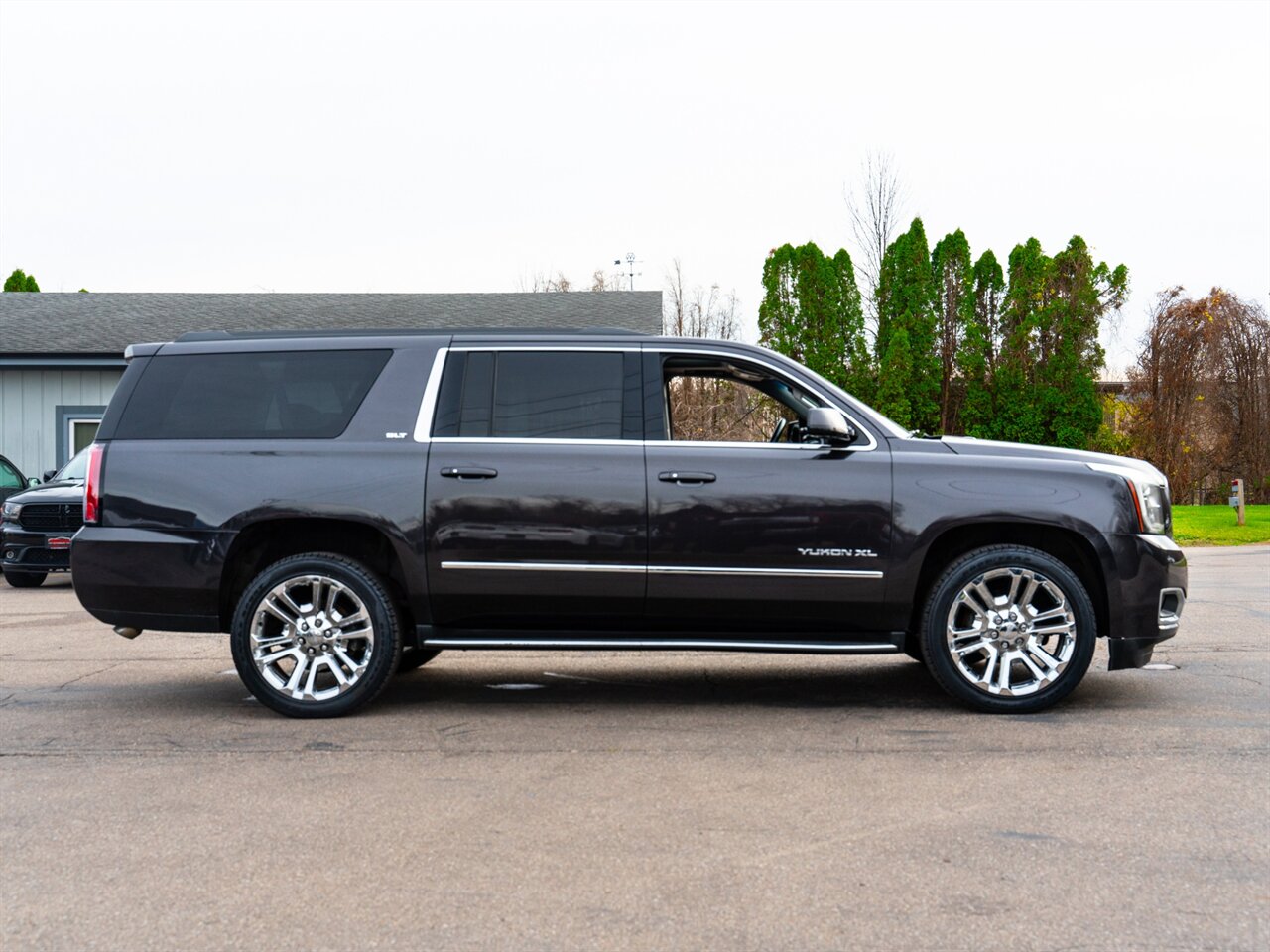 2017 GMC Yukon XL SLT   - Photo 4 - Washington, MI 48094