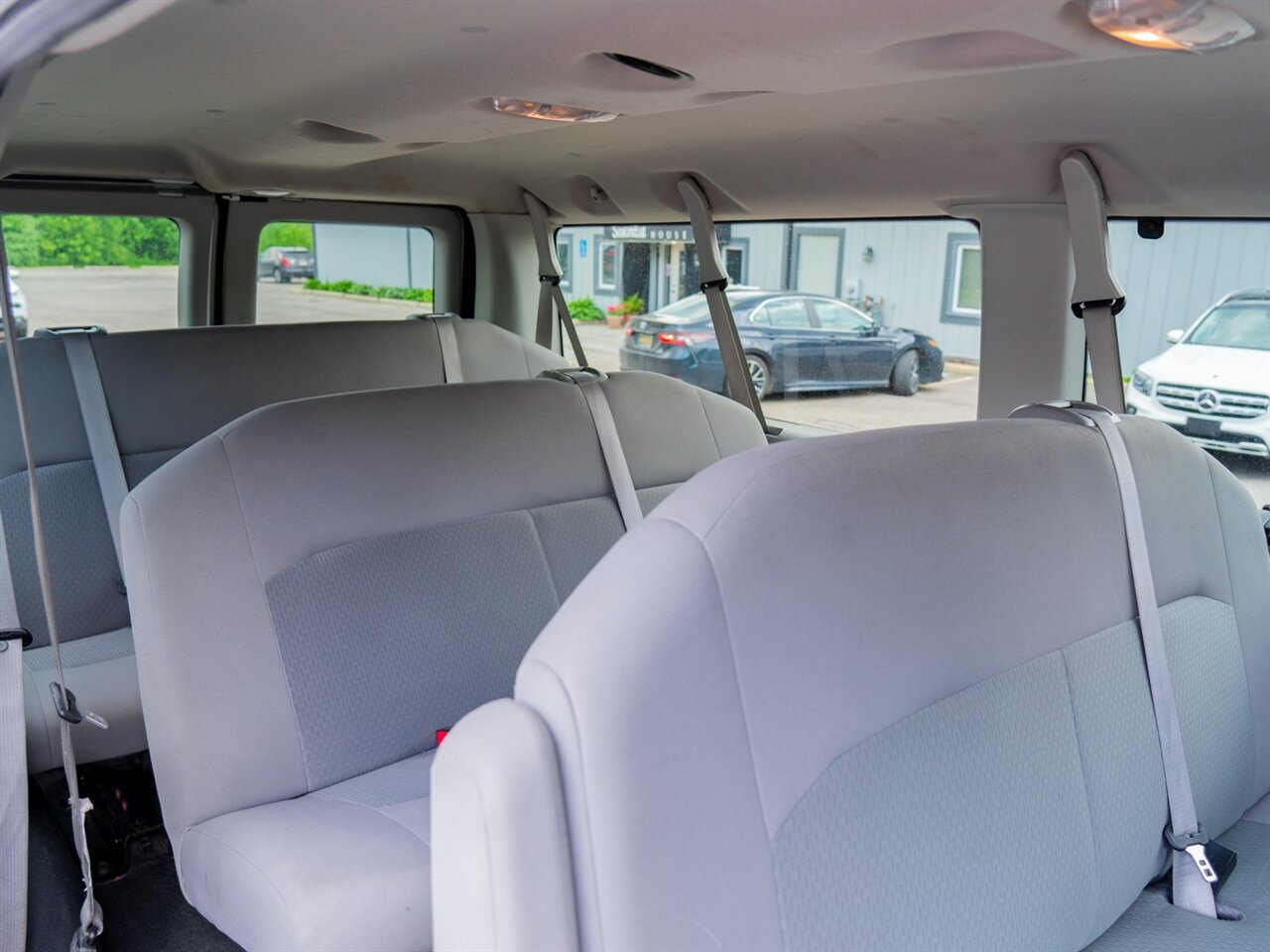 2014 Ford E-350 SD XLT - Photo 21 - Washington, MI 48094