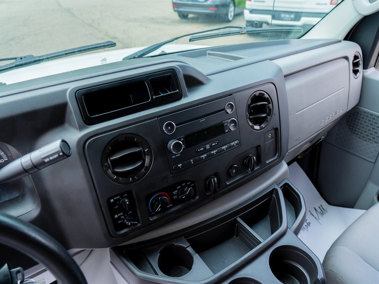 2014 Ford E-350 SD XLT - Photo 32 - Washington, MI 48094