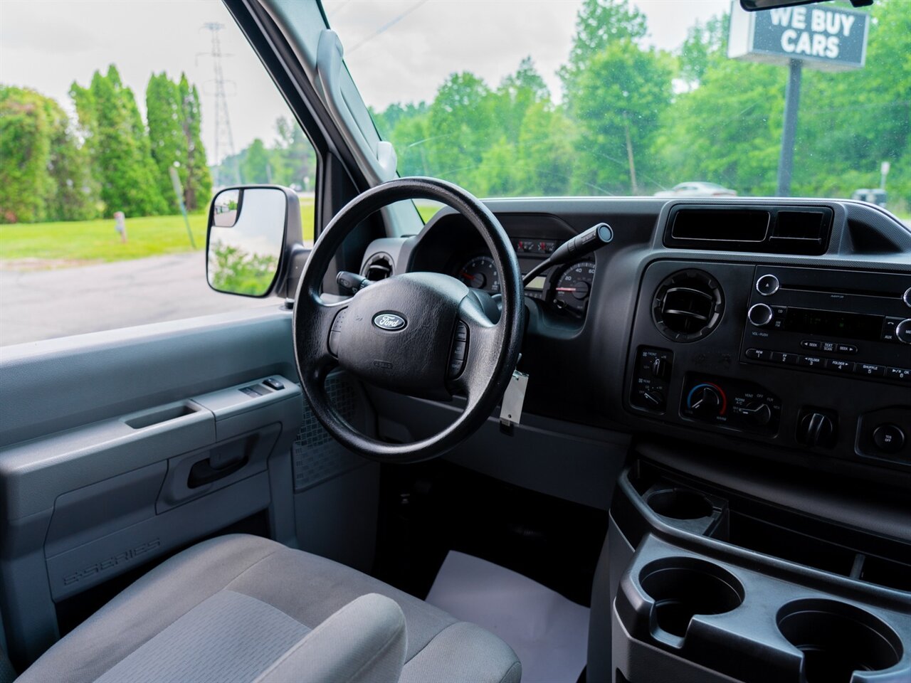 2014 Ford E-350 SD XLT - Photo 24 - Washington, MI 48094