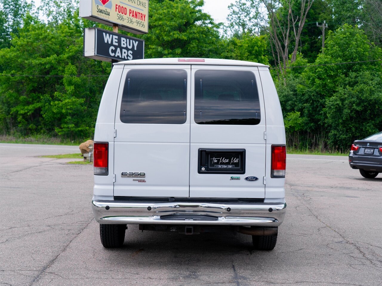 2014 Ford E-350 SD XLT - Photo 6 - Washington, MI 48094