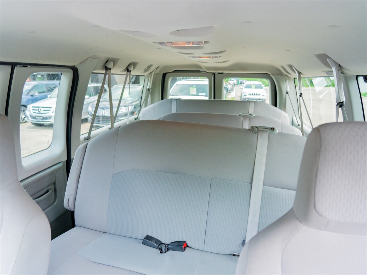 2014 Ford E-350 SD XLT - Photo 26 - Washington, MI 48094