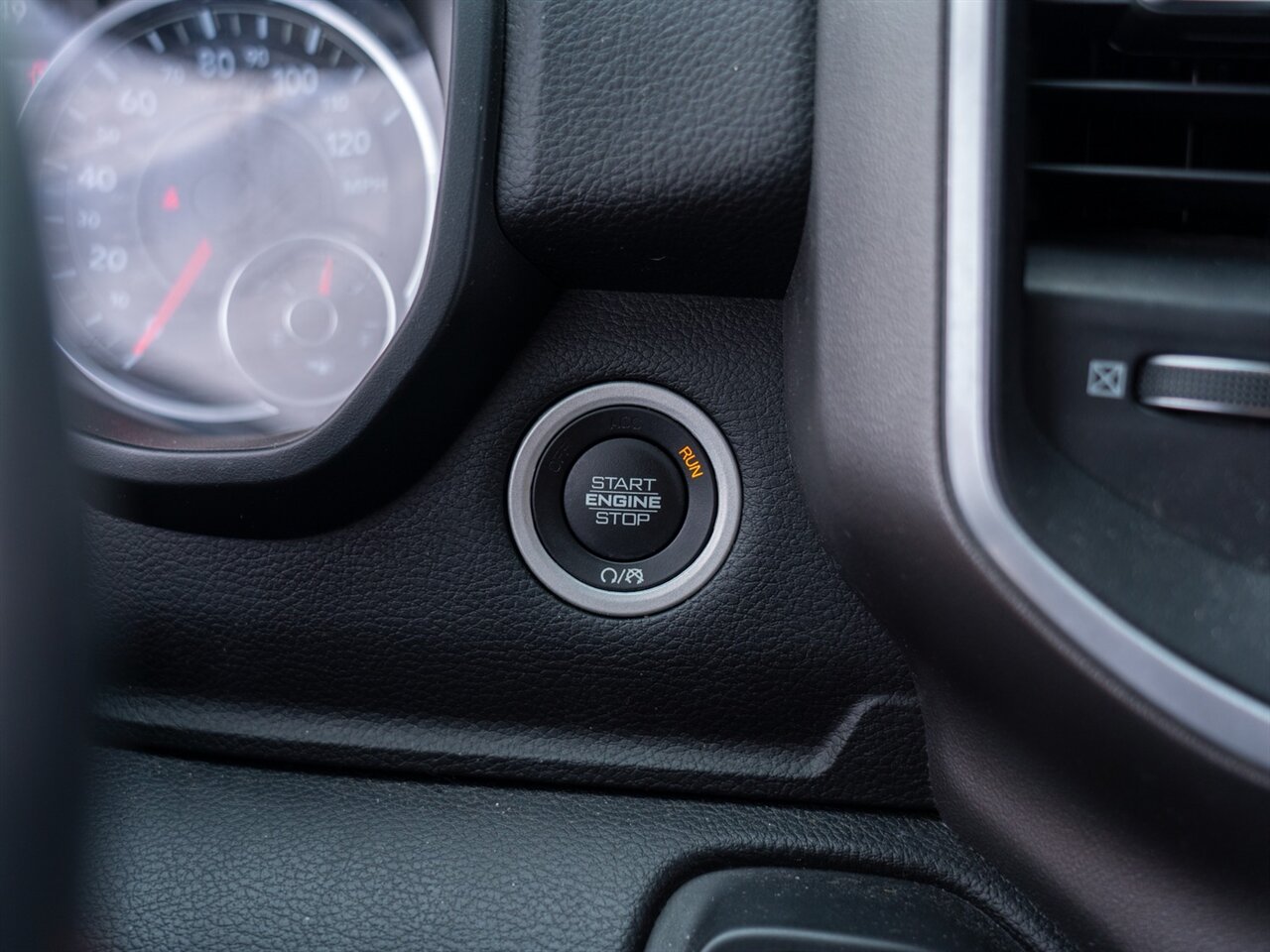 2020 RAM 1500 Big Horn   - Photo 38 - Washington, MI 48094