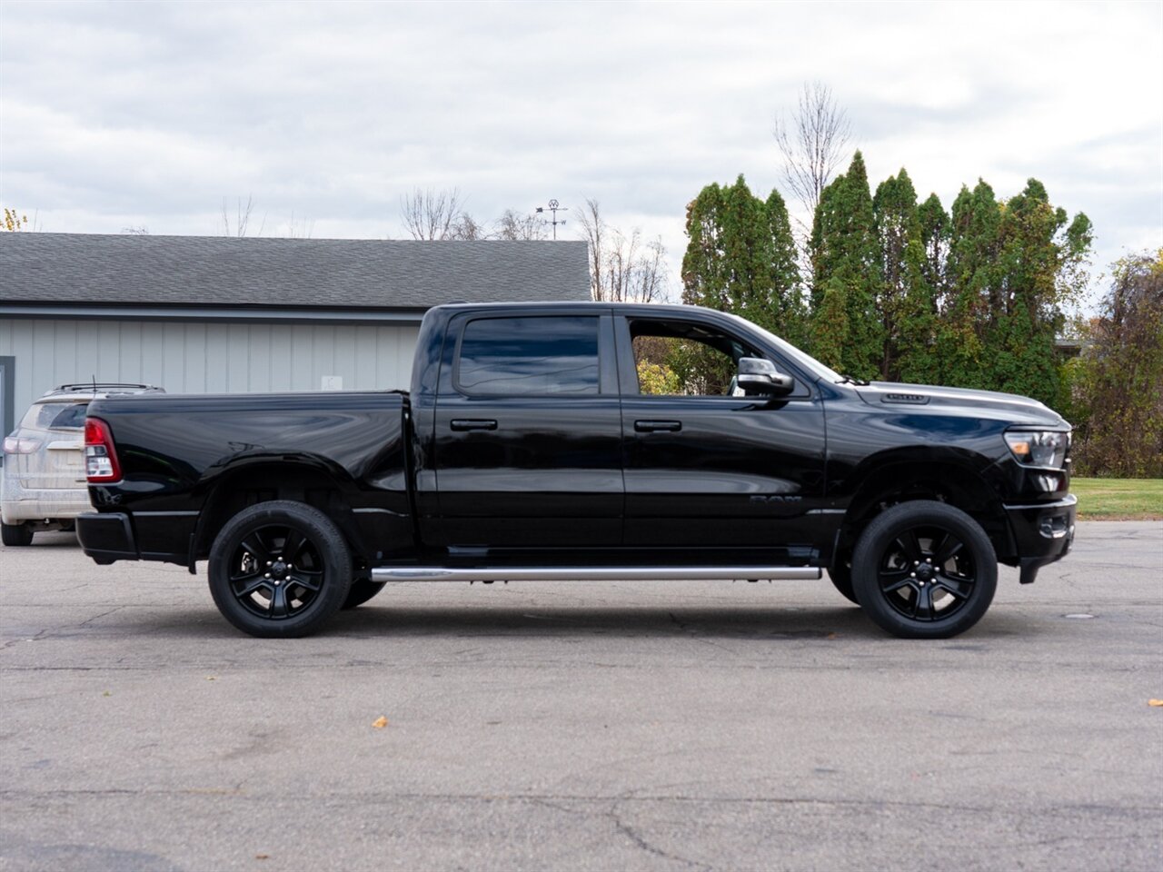 2020 RAM 1500 Big Horn   - Photo 4 - Washington, MI 48094