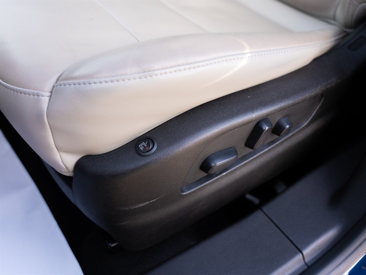 2021 Cadillac XT4 Premium Luxury   - Photo 44 - Washington, MI 48094