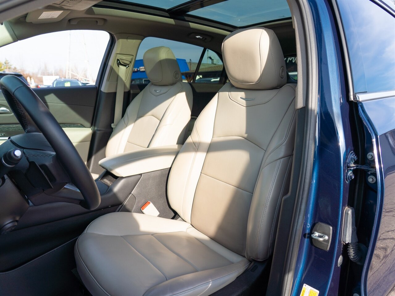 2021 Cadillac XT4 Premium Luxury   - Photo 18 - Washington, MI 48094