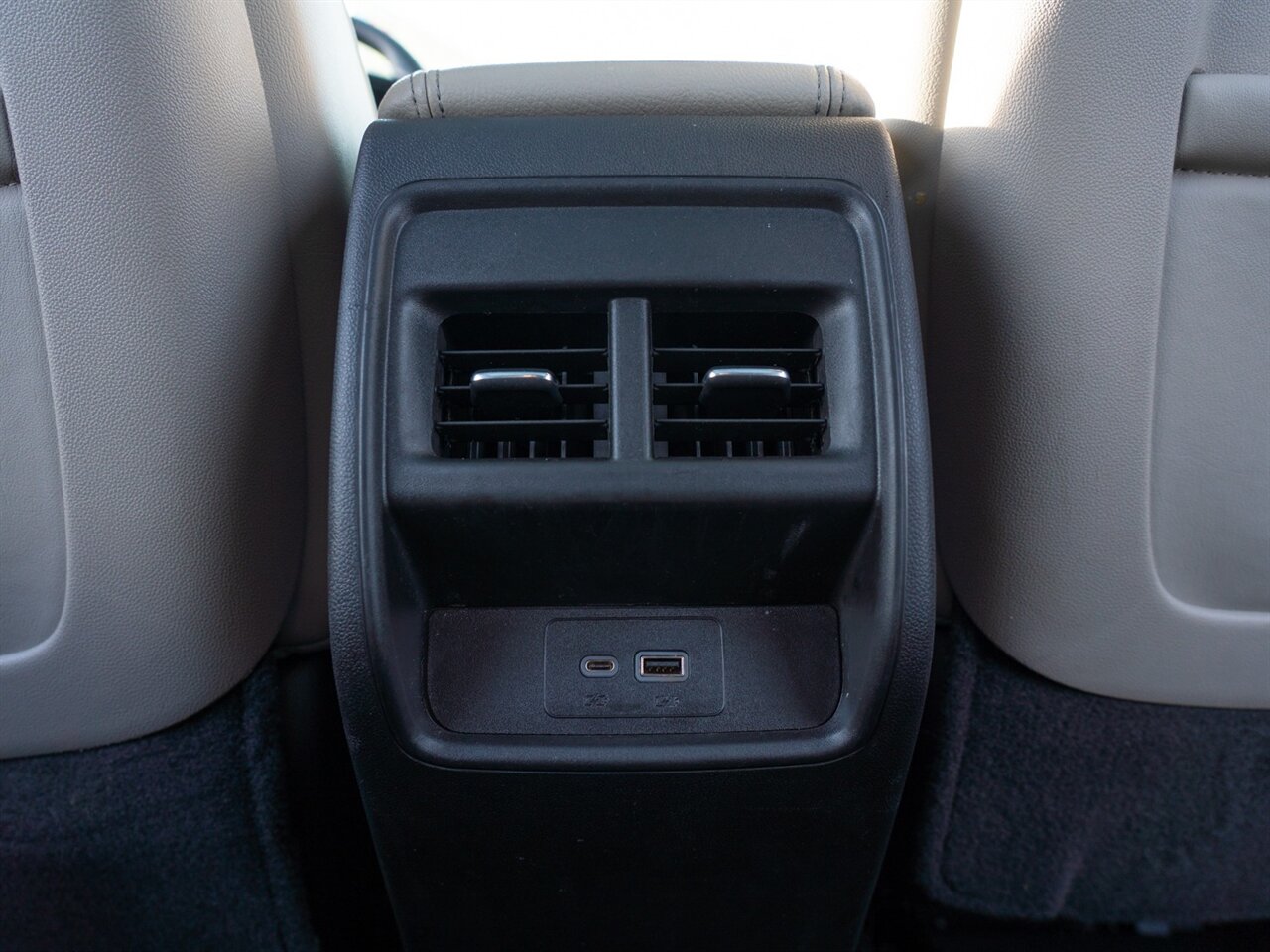 2021 Cadillac XT4 Premium Luxury   - Photo 24 - Washington, MI 48094