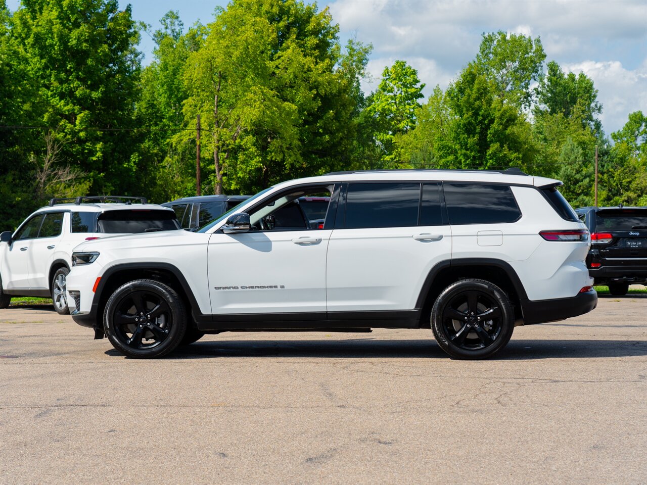 2021 Jeep Grand Cherokee L Limited   - Photo 8 - Washington, MI 48094