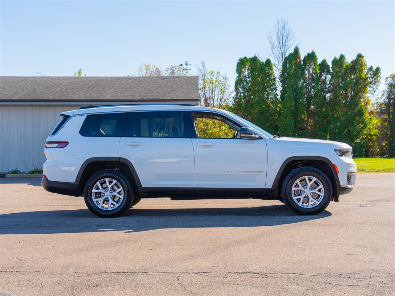 2021 Jeep Grand Cherokee L Limited   - Photo 4 - Washington, MI 48094