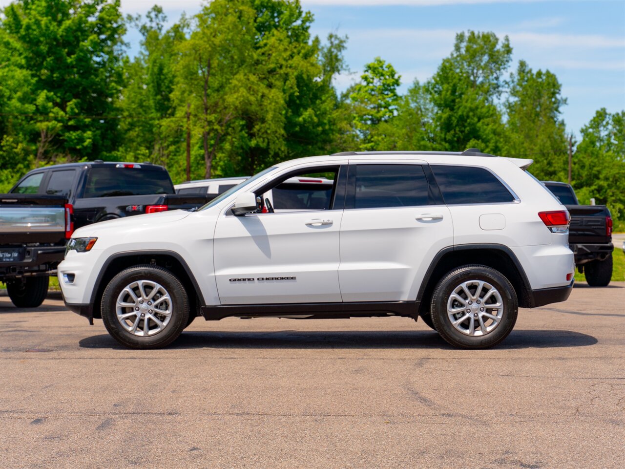 2021 Jeep Grand Cherokee Laredo X   - Photo 8 - Washington, MI 48094