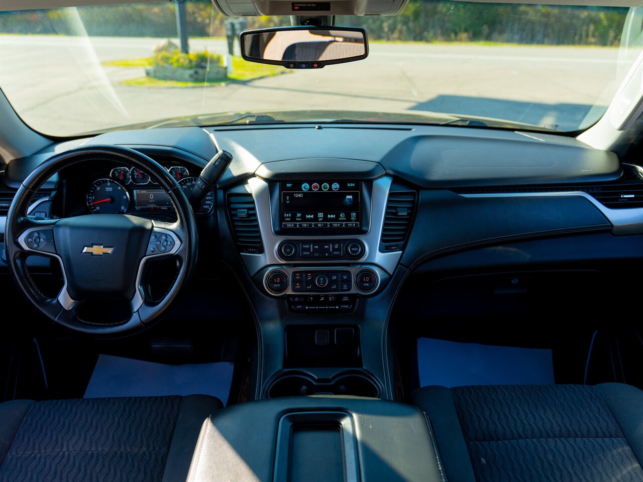 2018 Chevrolet Suburban LS   - Photo 25 - Washington, MI 48094