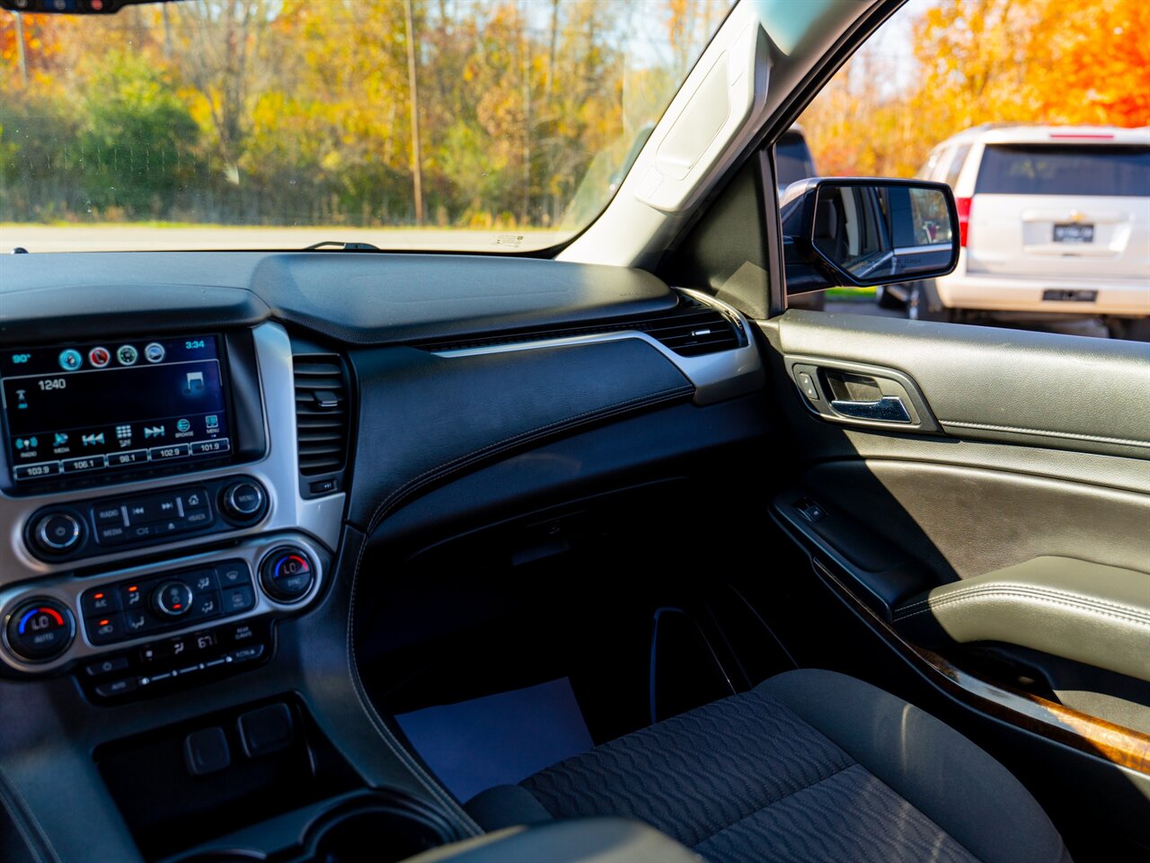 2018 Chevrolet Suburban LS   - Photo 27 - Washington, MI 48094