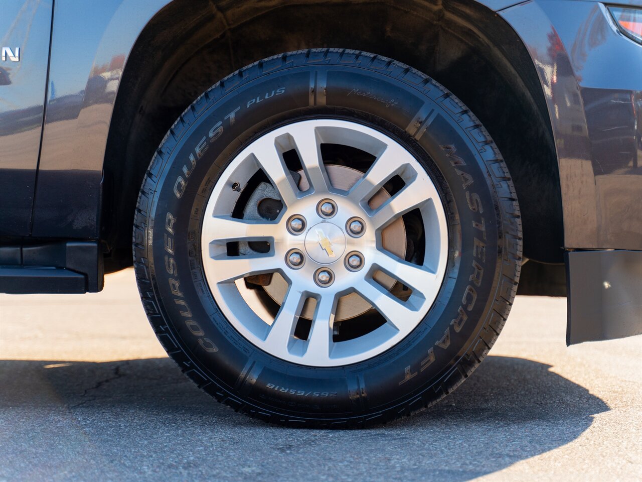 2018 Chevrolet Suburban LS   - Photo 38 - Washington, MI 48094