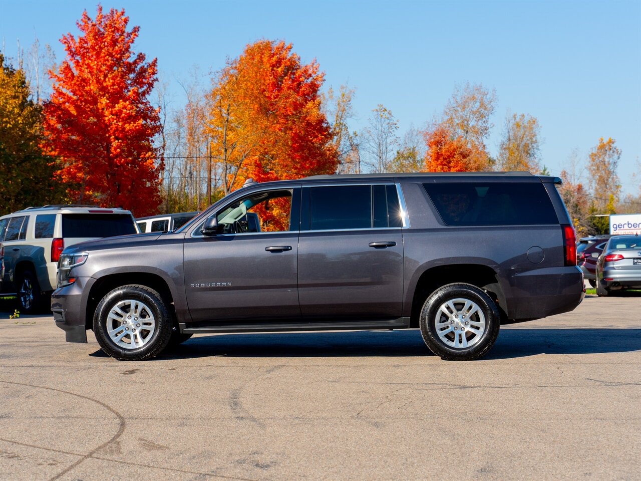 2018 Chevrolet Suburban LS   - Photo 8 - Washington, MI 48094