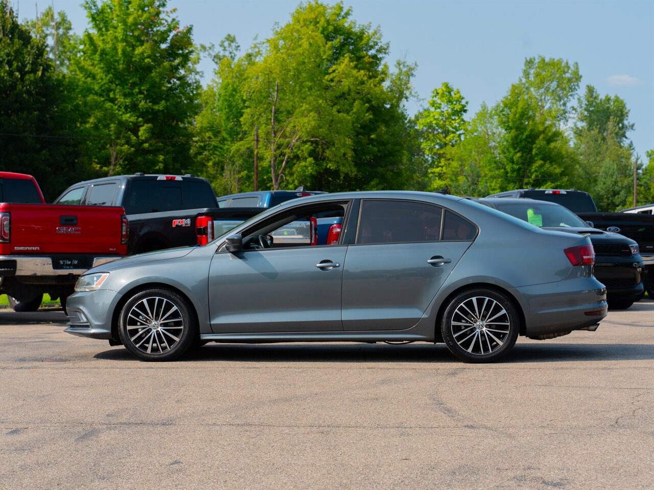 2016 Volkswagen Jetta 1.8T Sport   - Photo 8 - Washington, MI 48094