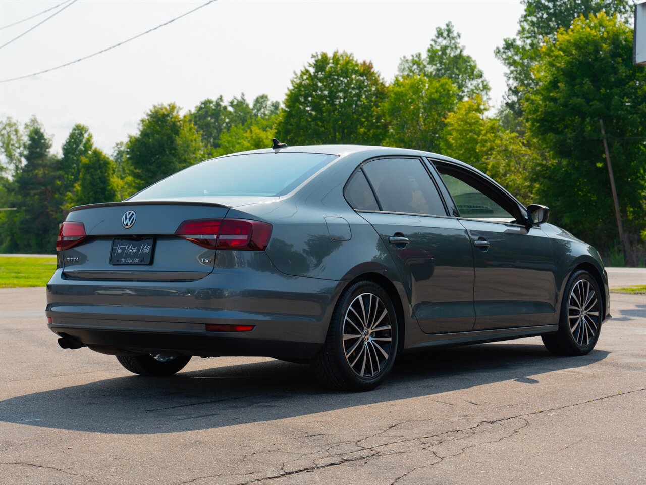 2016 Volkswagen Jetta 1.8T Sport   - Photo 5 - Washington, MI 48094