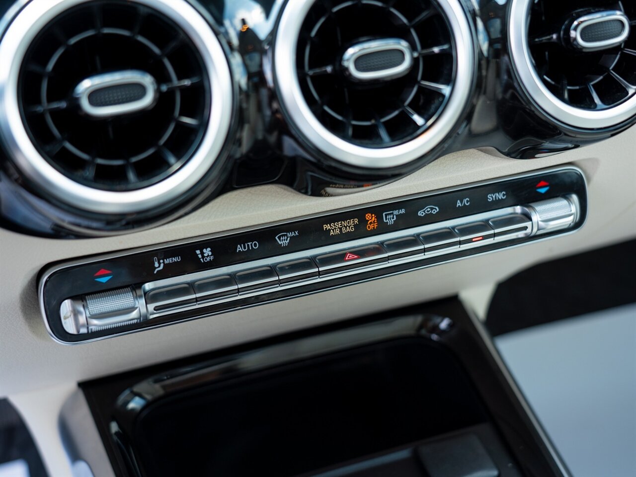 2021 Mercedes-Benz GLB GLB 250 4MATIC   - Photo 38 - Washington, MI 48094