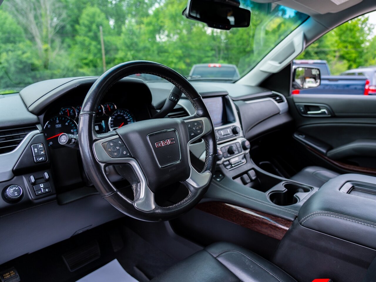 2019 GMC Yukon SLT   - Photo 21 - Washington, MI 48094