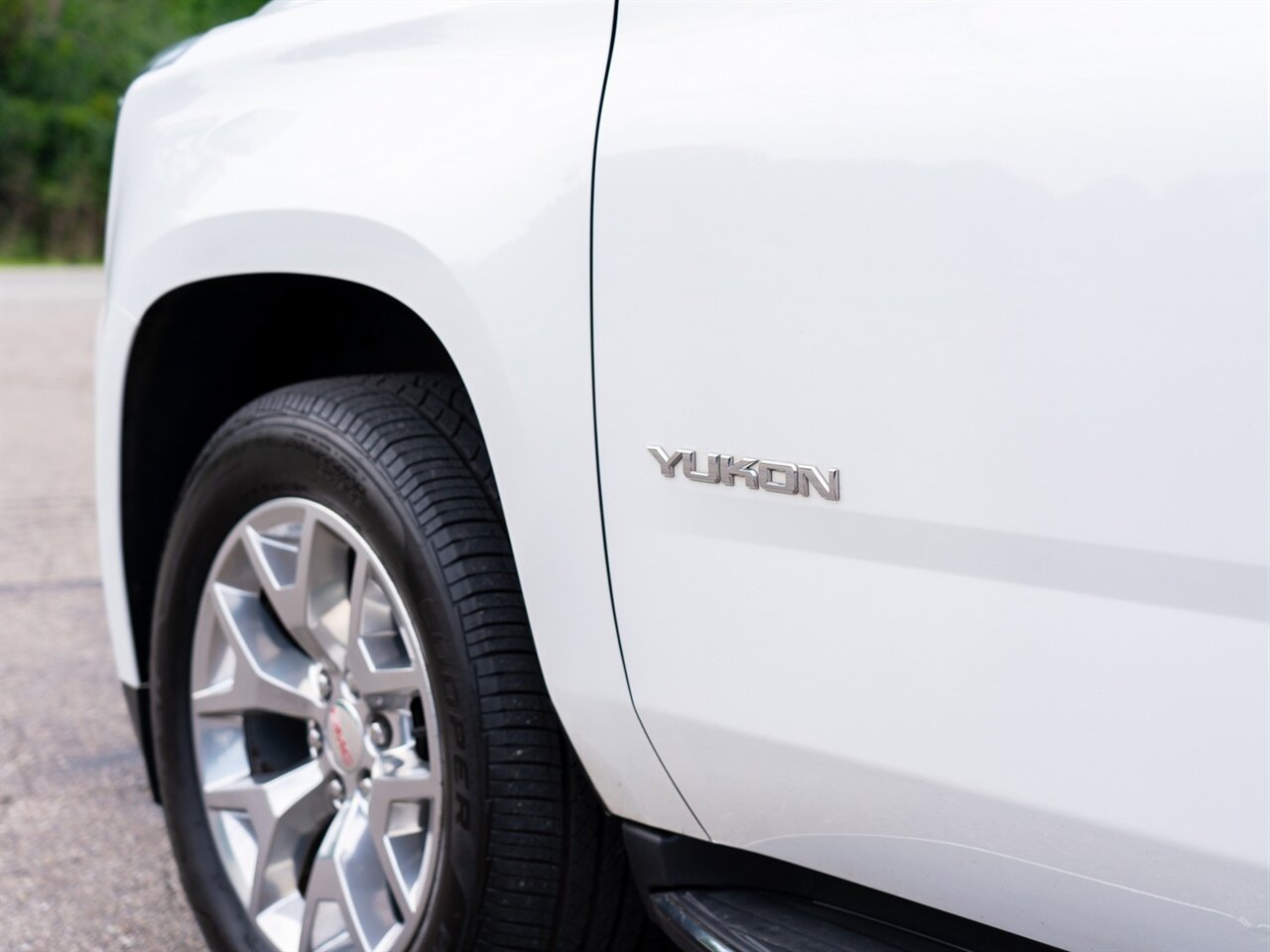 2019 GMC Yukon SLT   - Photo 12 - Washington, MI 48094