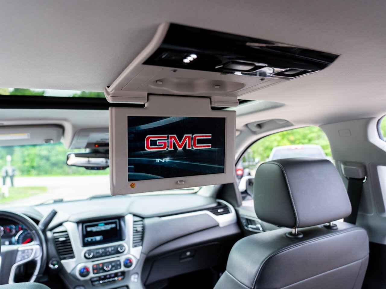 2019 GMC Yukon SLT   - Photo 29 - Washington, MI 48094