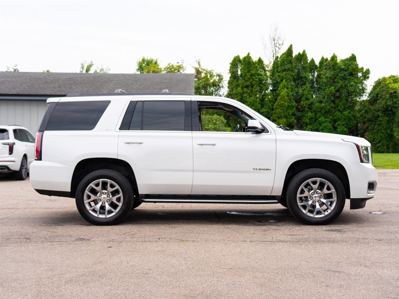 2019 GMC Yukon SLT   - Photo 4 - Washington, MI 48094