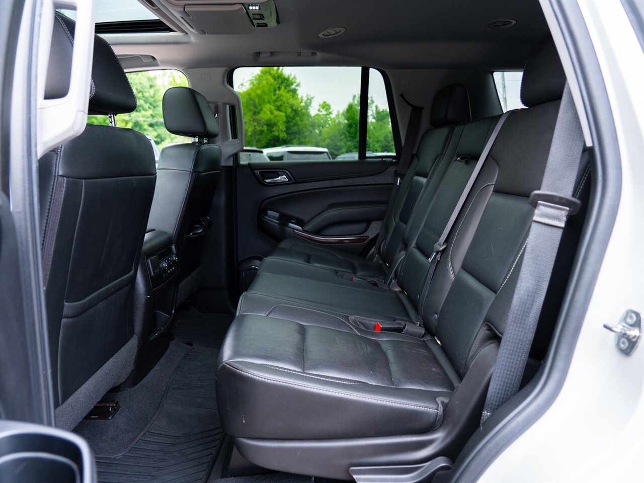 2019 GMC Yukon SLT   - Photo 25 - Washington, MI 48094