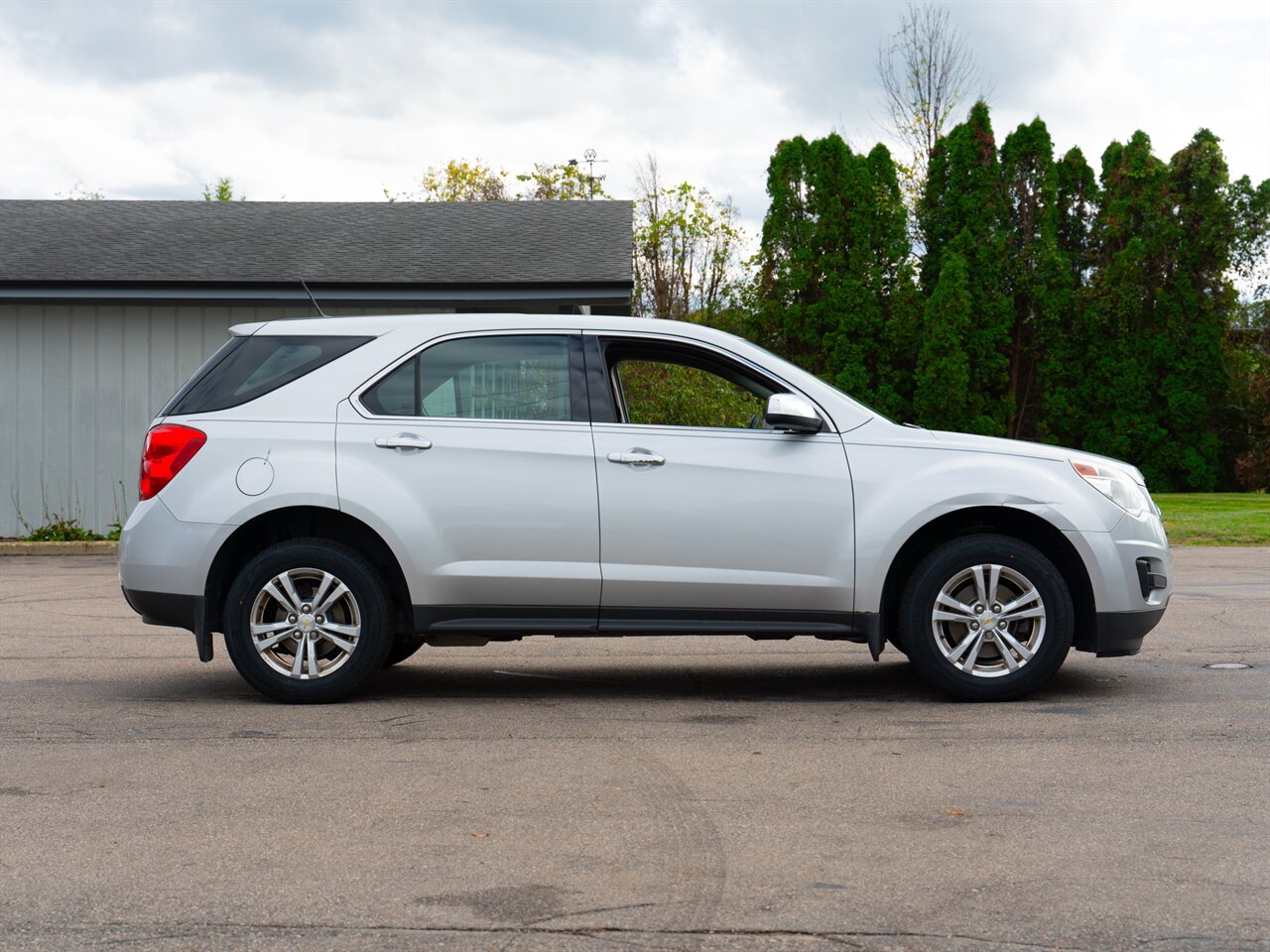 2013 Chevrolet Equinox LS   - Photo 4 - Washington, MI 48094