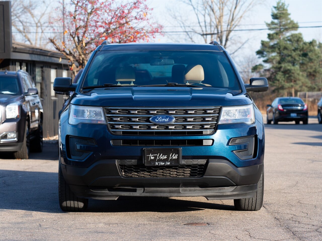 2017 Ford Explorer   - Photo 2 - Washington, MI 48094