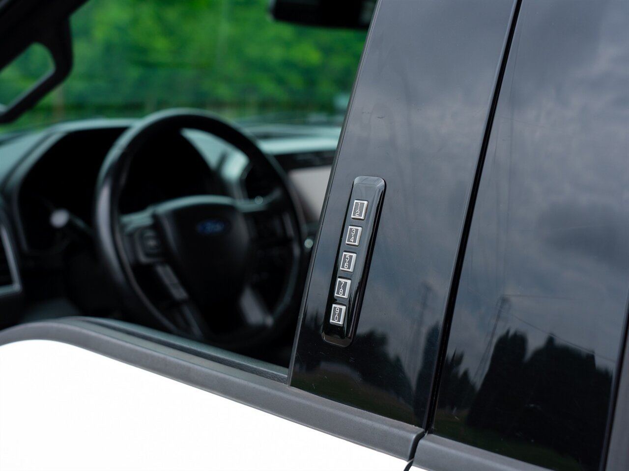 2020 Ford F-150 XLT   - Photo 12 - Washington, MI 48094