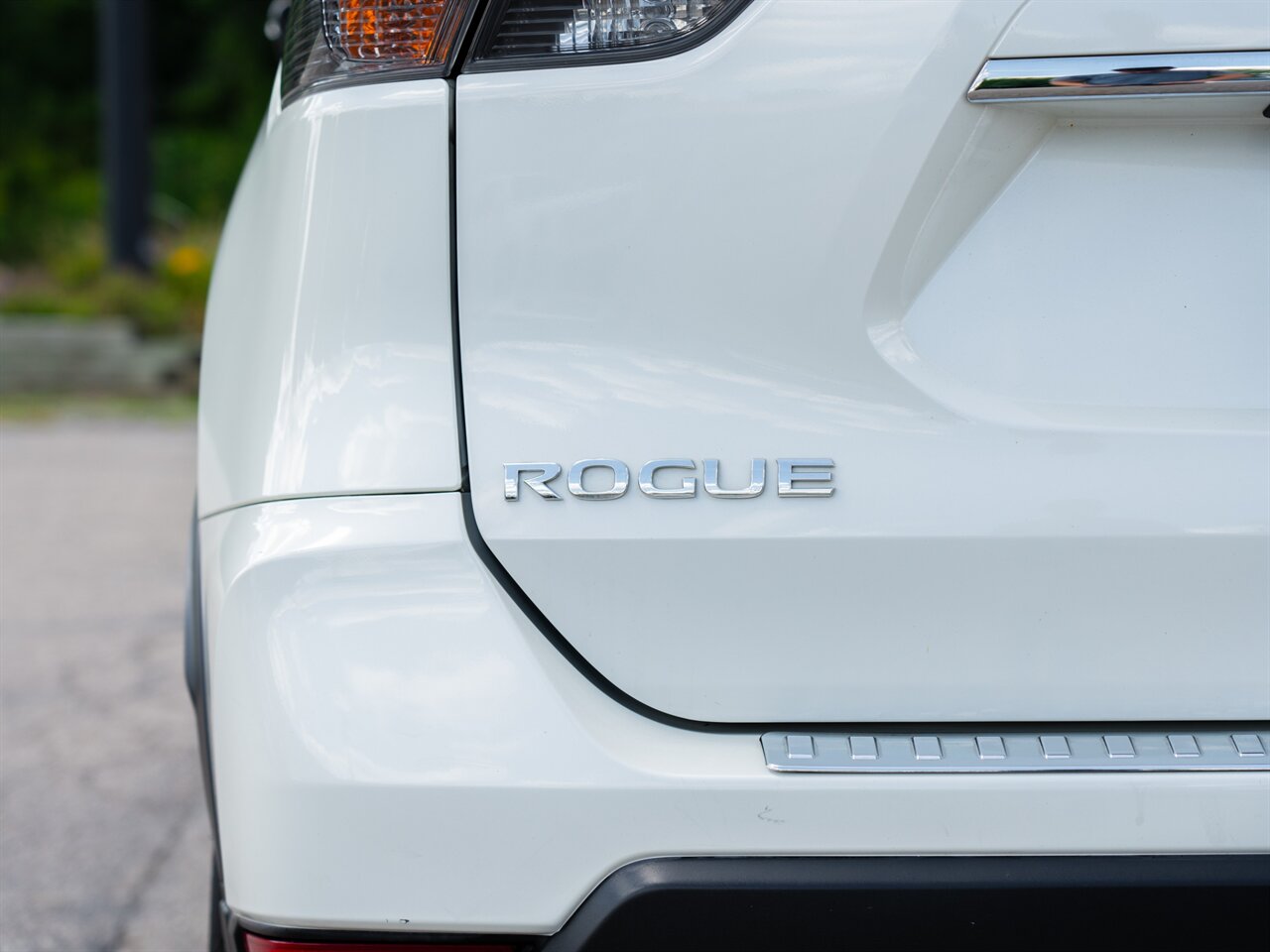 2017 Nissan Rogue SL photo 10