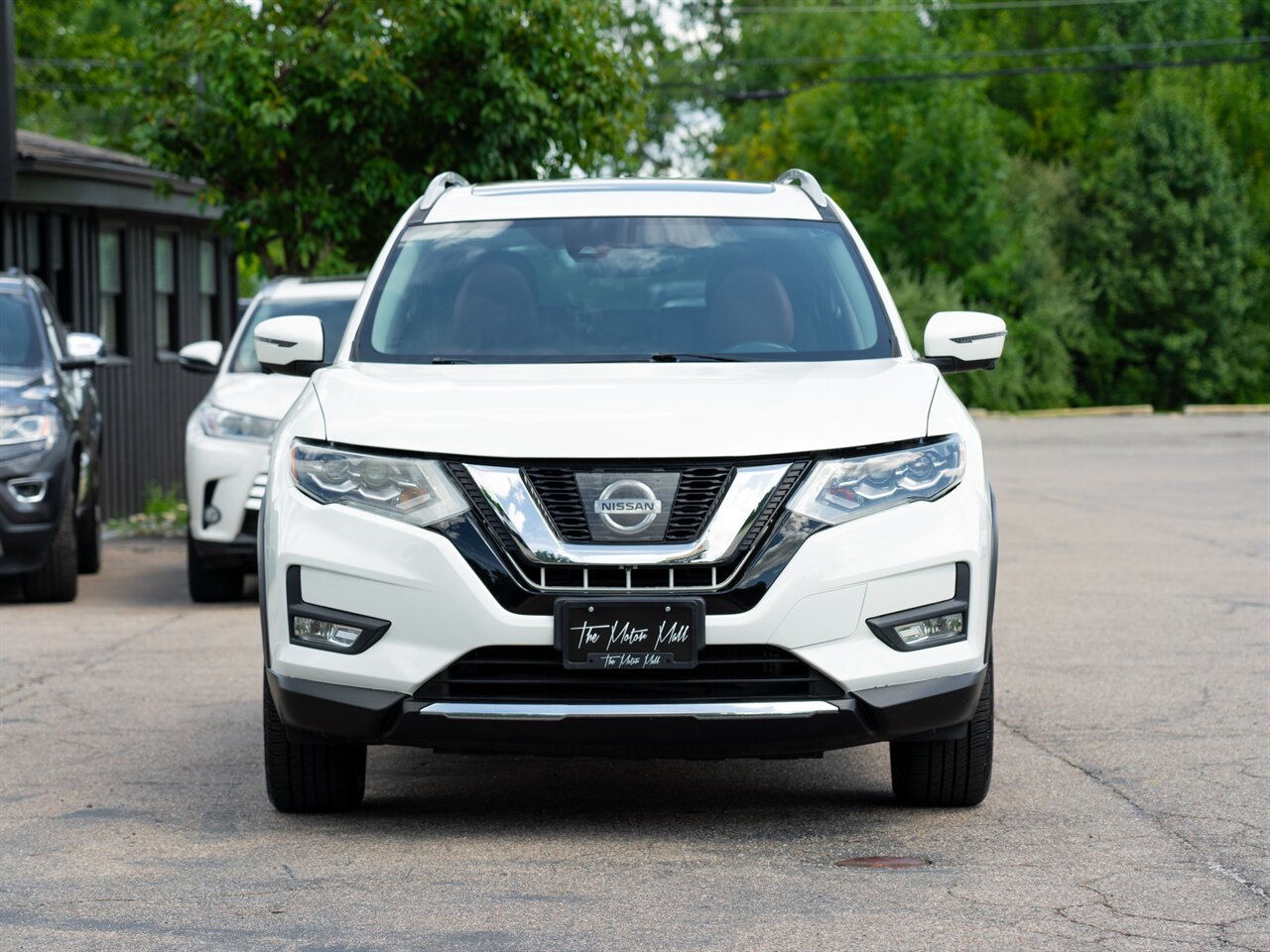 2017 Nissan Rogue SL photo 2