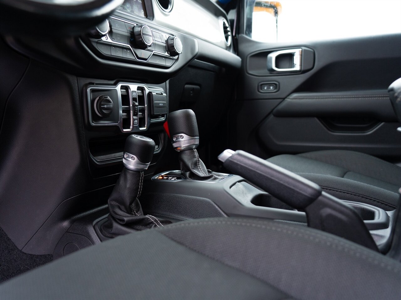 2020 Jeep Wrangler Unlimited Sahara   - Photo 41 - Washington, MI 48094