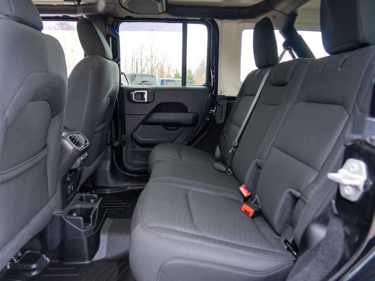 2020 Jeep Wrangler Unlimited Sahara   - Photo 20 - Washington, MI 48094